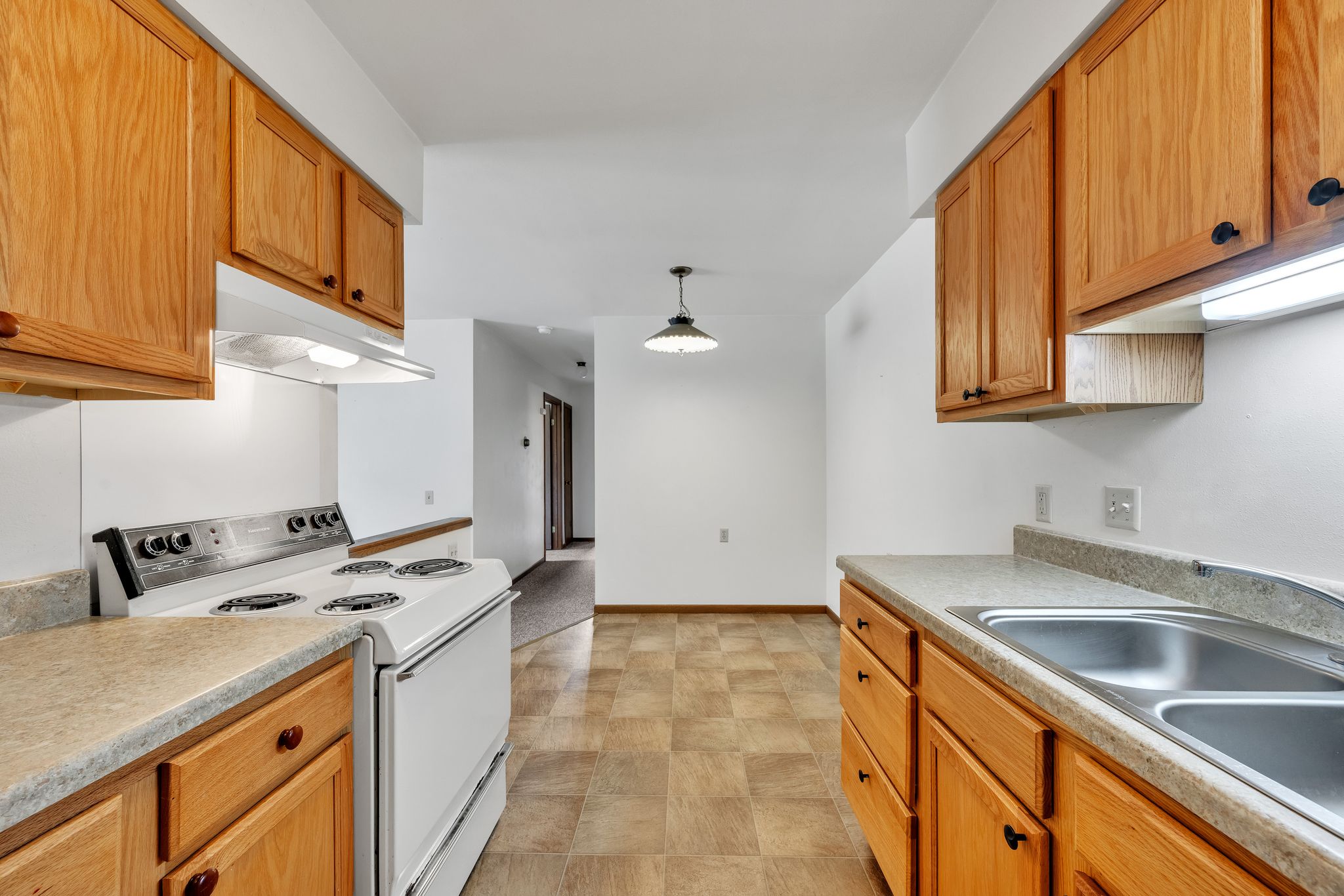 153_E_Larrabee_St_Omro_WI_54963_USA-Kitchen-IMG_4122.jpg