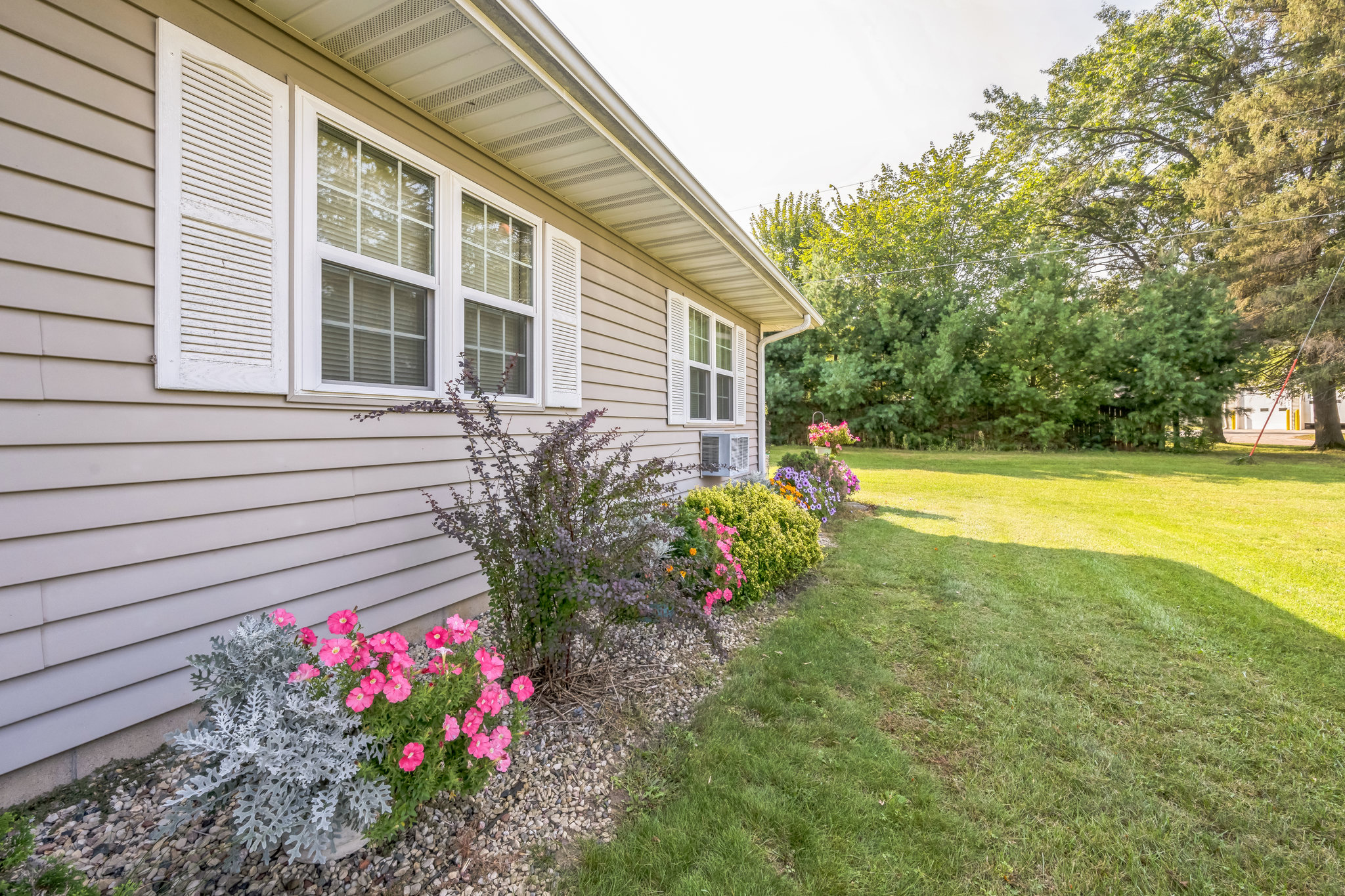 199720_Grove_Ave_Wild_Rose_WI_54984_USA-Exterior-IMG_3515.jpg