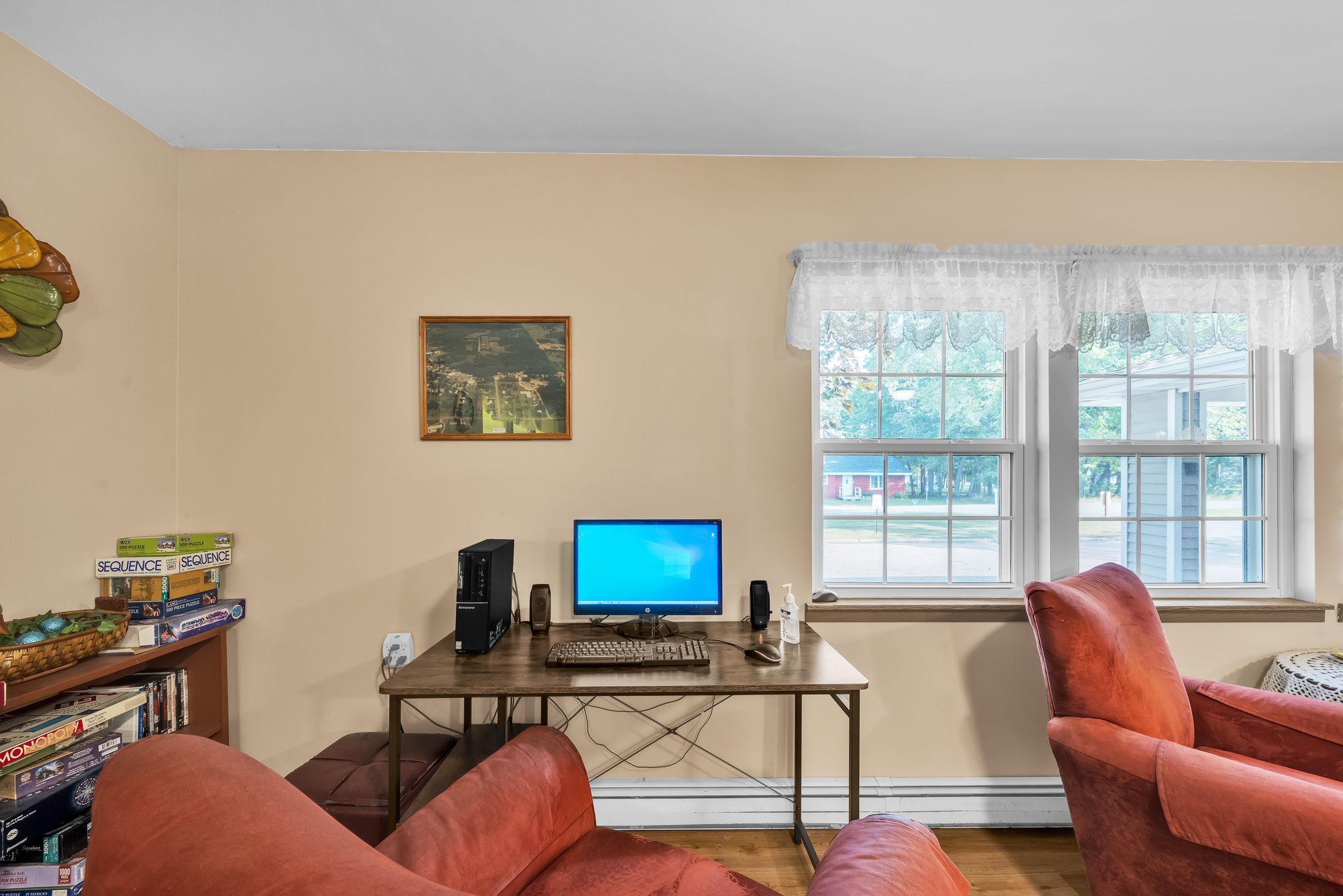 199720_Grove_Ave_Wild_Rose_WI_54984_USA-Living_room-IMG_3446.jpg