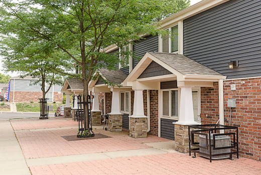 200rivers-edge-exterior3.png