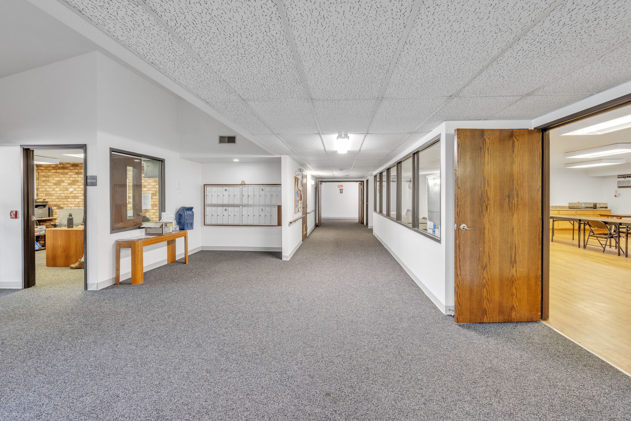 242388_Holland_Dr_Randolph_WI_53956_USA-Foyer-IMG_3302.jpg