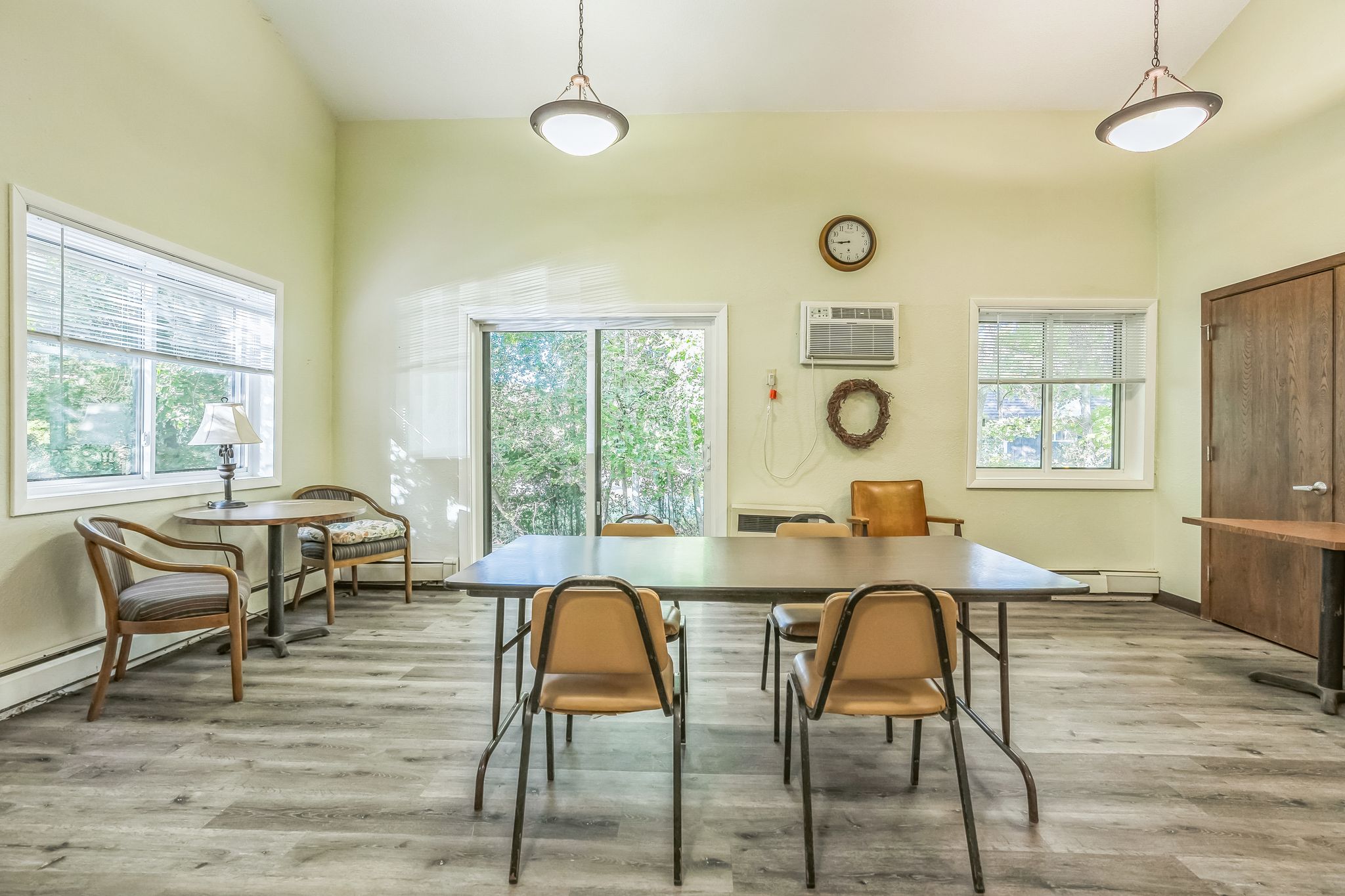 249745_1st_St_Glenwood_City_WI_54013_USA-Dining_room-F2S00347.jpg
