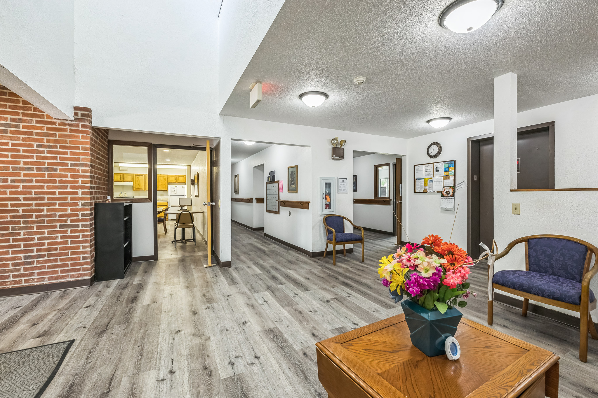 252444_W_5th_St_New_Richmond_WI_54017_USA-Foyer-IMG_4997.jpg
