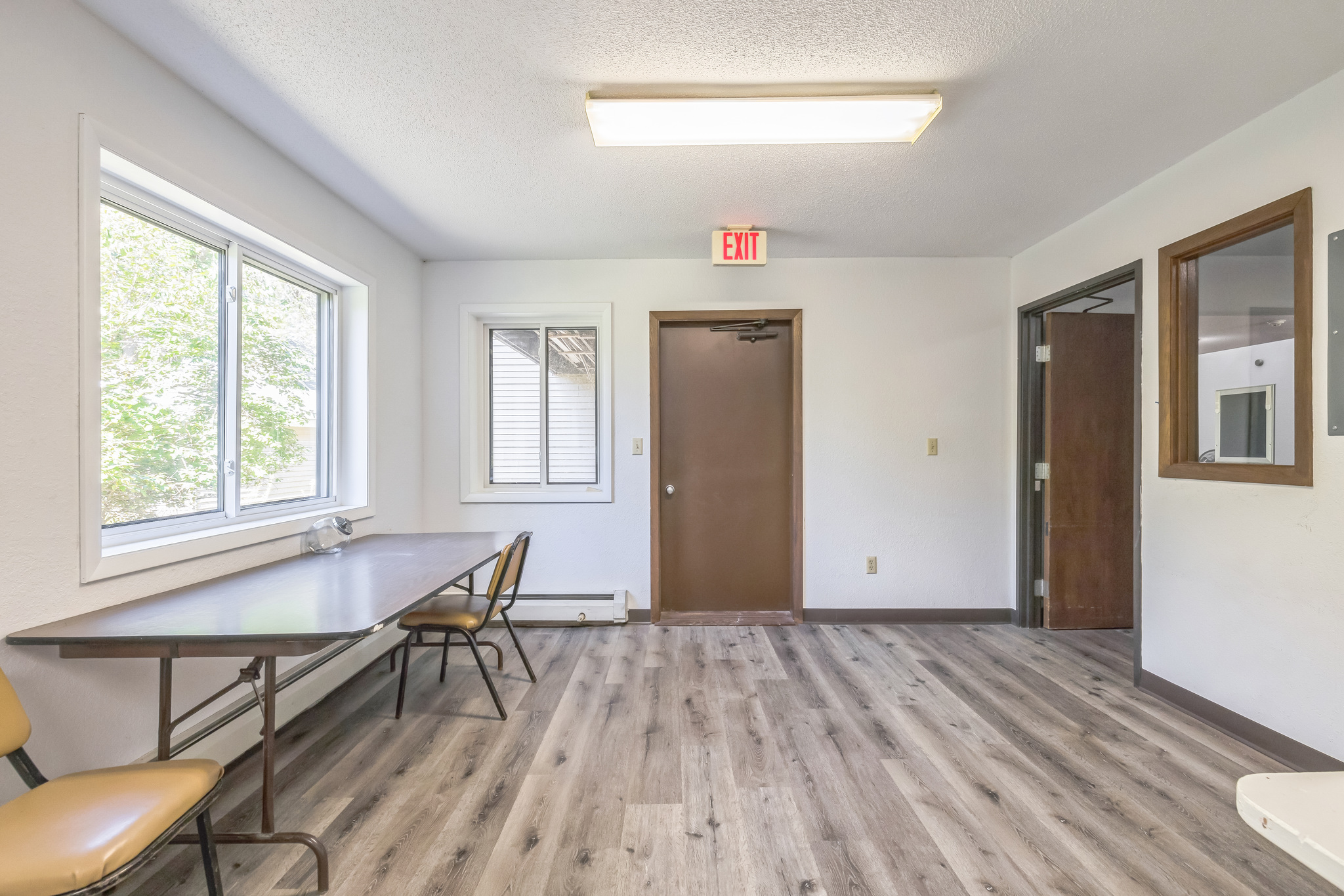 252444_W_5th_St_New_Richmond_WI_54017_USA-Foyer-IMG_5012.jpg