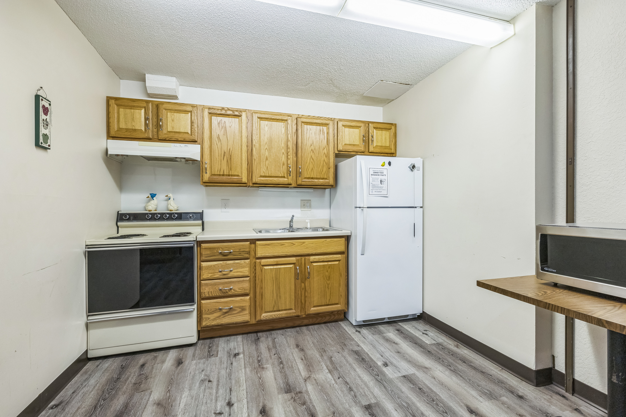 252444_W_5th_St_New_Richmond_WI_54017_USA-Kitchen-IMG_4962.jpg