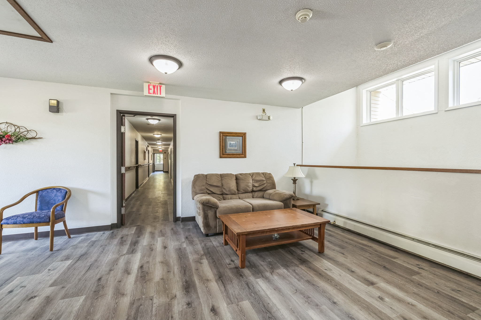 252444_W_5th_St_New_Richmond_WI_54017_USA-Living_room-IMG_5022.jpg