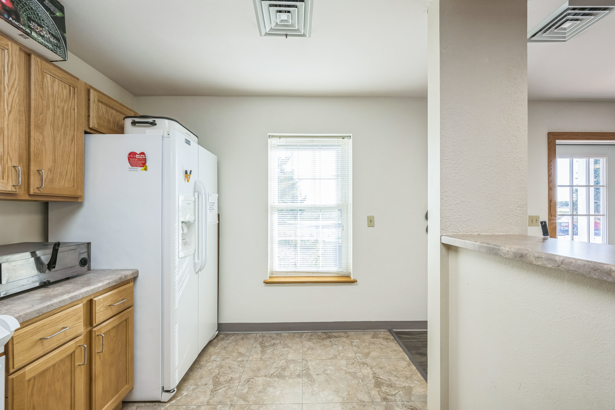 266120_Gateway_Dr_Waupun_WI_53963_USA-Kitchen-IMG_4284.jpg