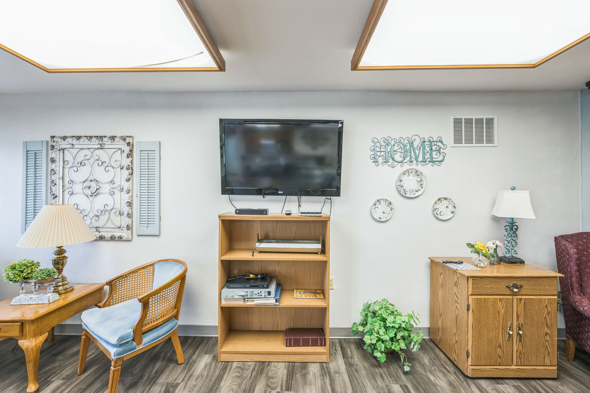 266120_Gateway_Dr_Waupun_WI_53963_USA-Living_room-IMG_4296.jpg