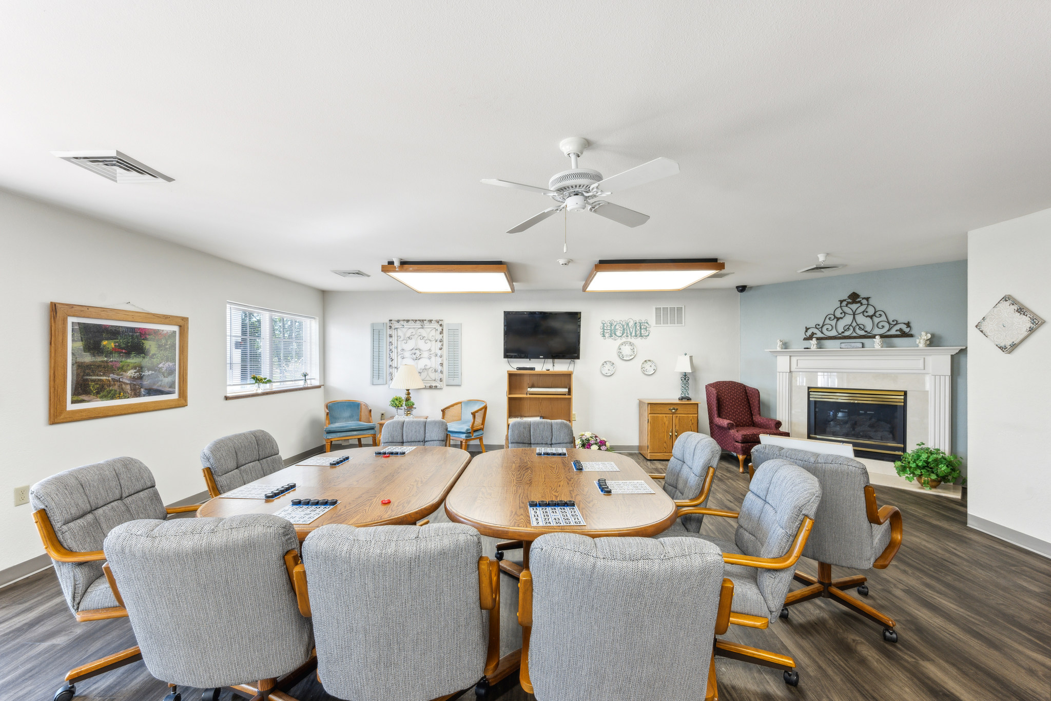 266120_Gateway_Dr_Waupun_WI_53963_USA-Living_room-IMG_4303.jpg