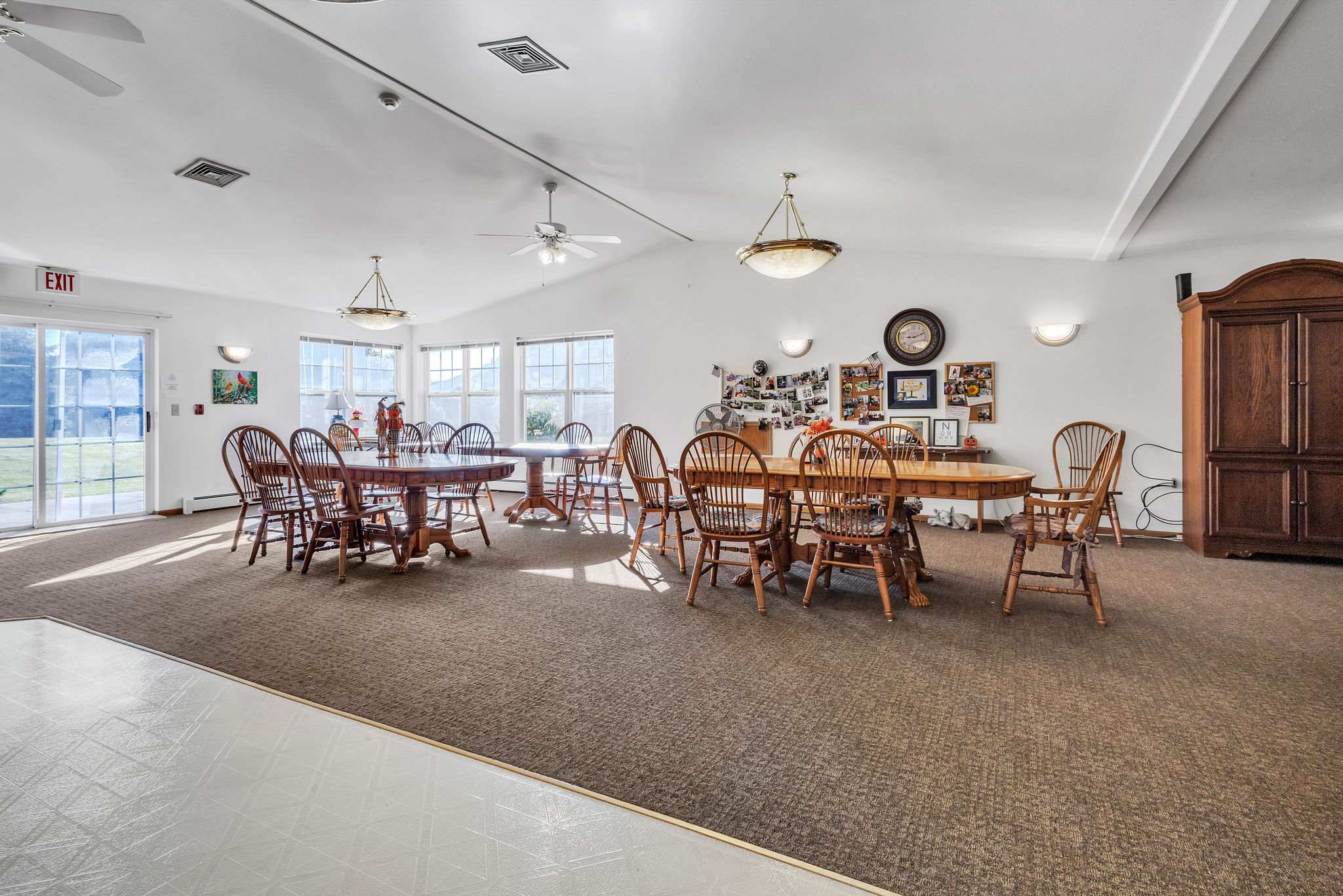 27246_Winnebago_Ln_Fond_du_Lac_WI_54935_USA-Dining_room-IMG_8900.jpg