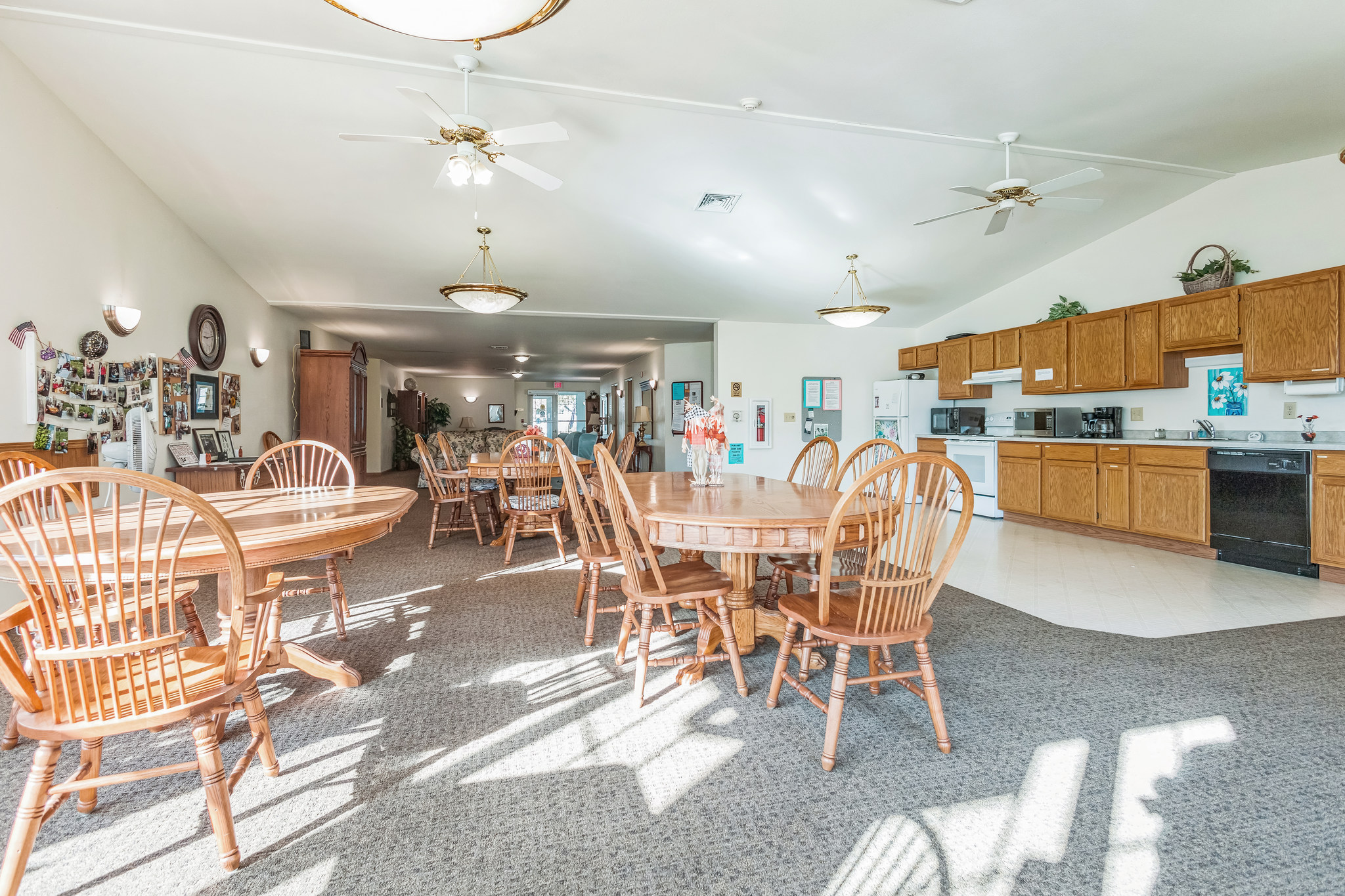 27246_Winnebago_Ln_Fond_du_Lac_WI_54935_USA-Dining_room-IMG_8908.jpg