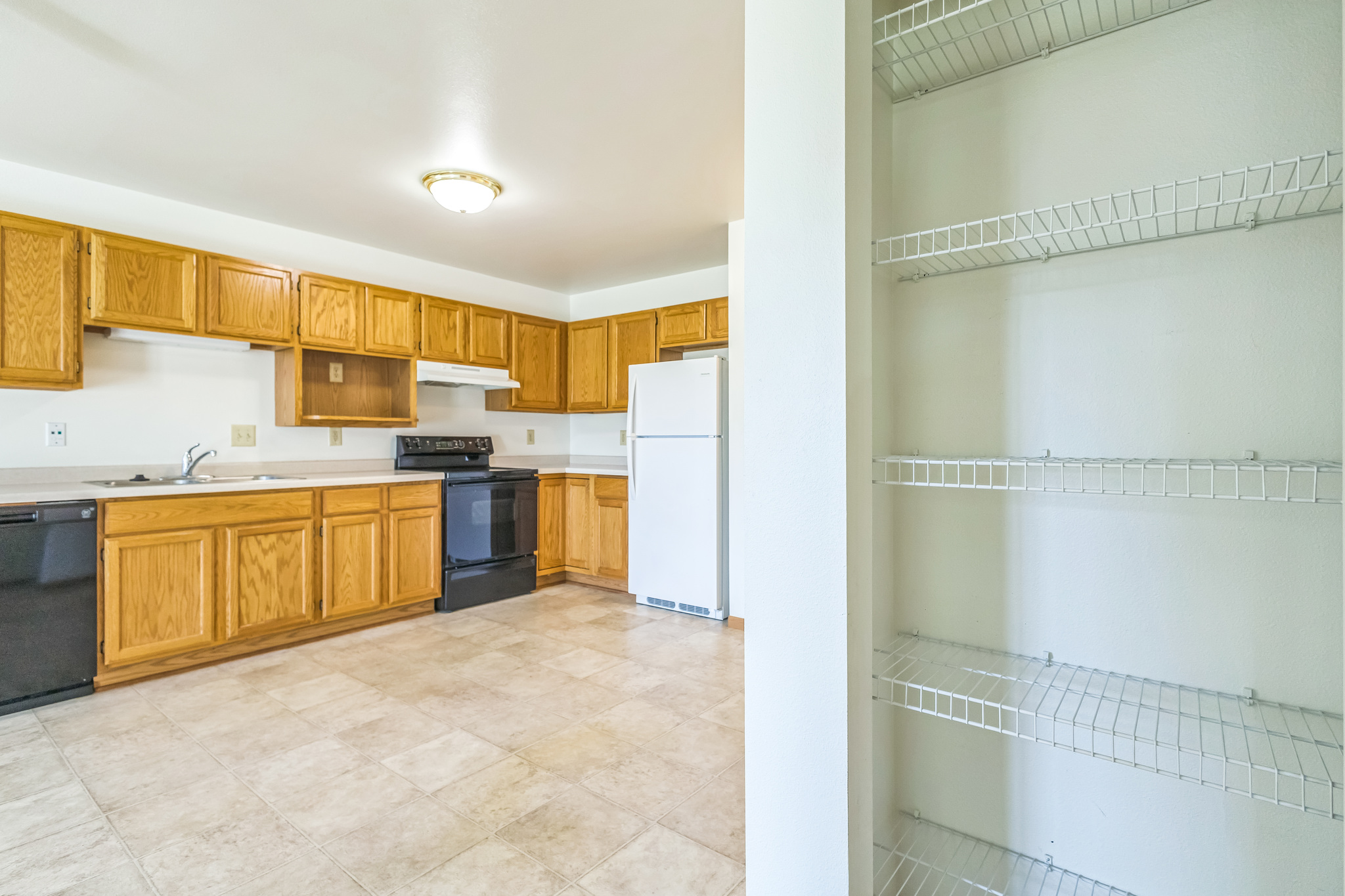 27246_Winnebago_Ln_Fond_du_Lac_WI_54935_USA-Kitchen-IMG_8881.jpg