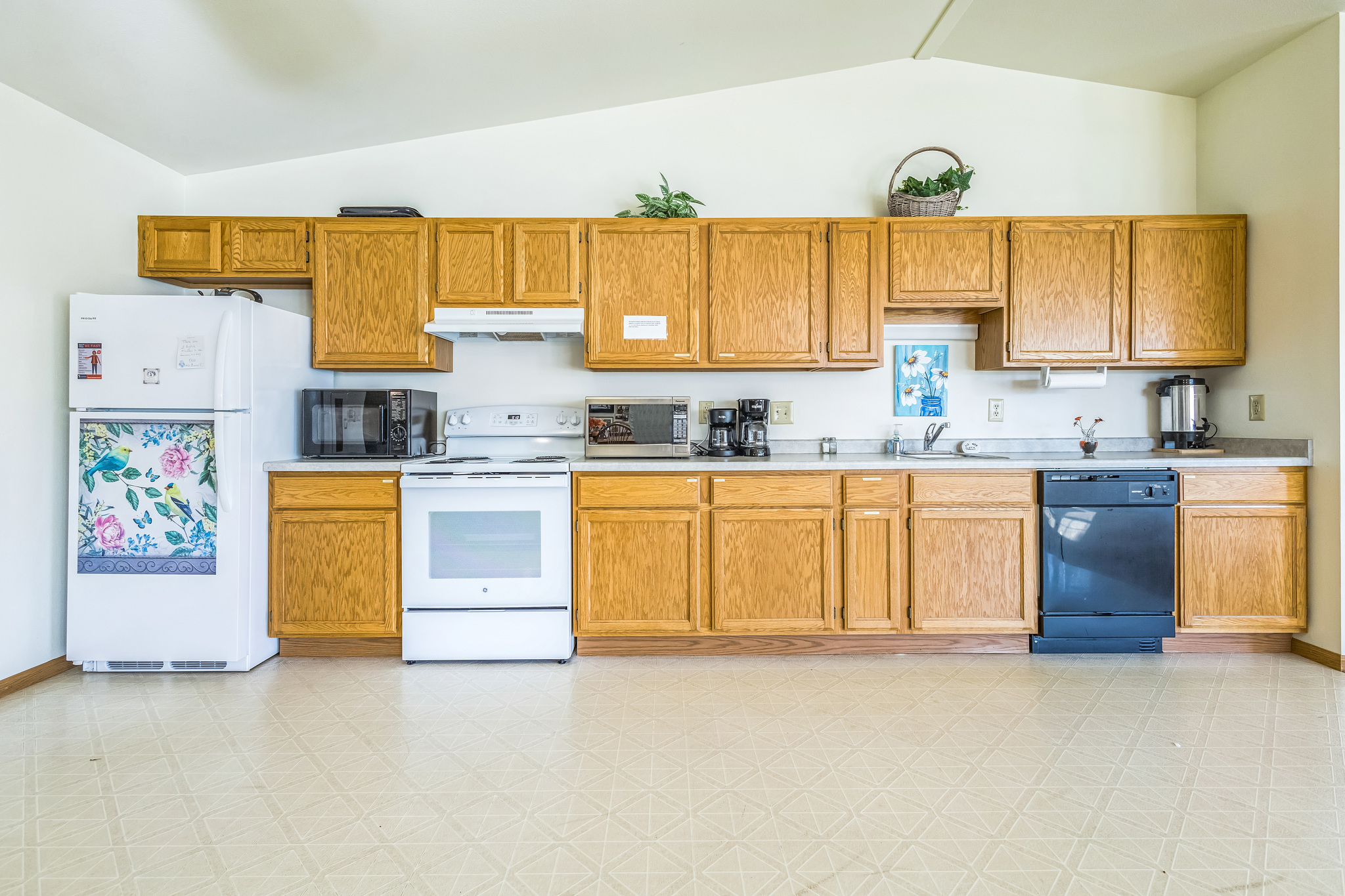 27246_Winnebago_Ln_Fond_du_Lac_WI_54935_USA-Kitchen-IMG_8899.jpg