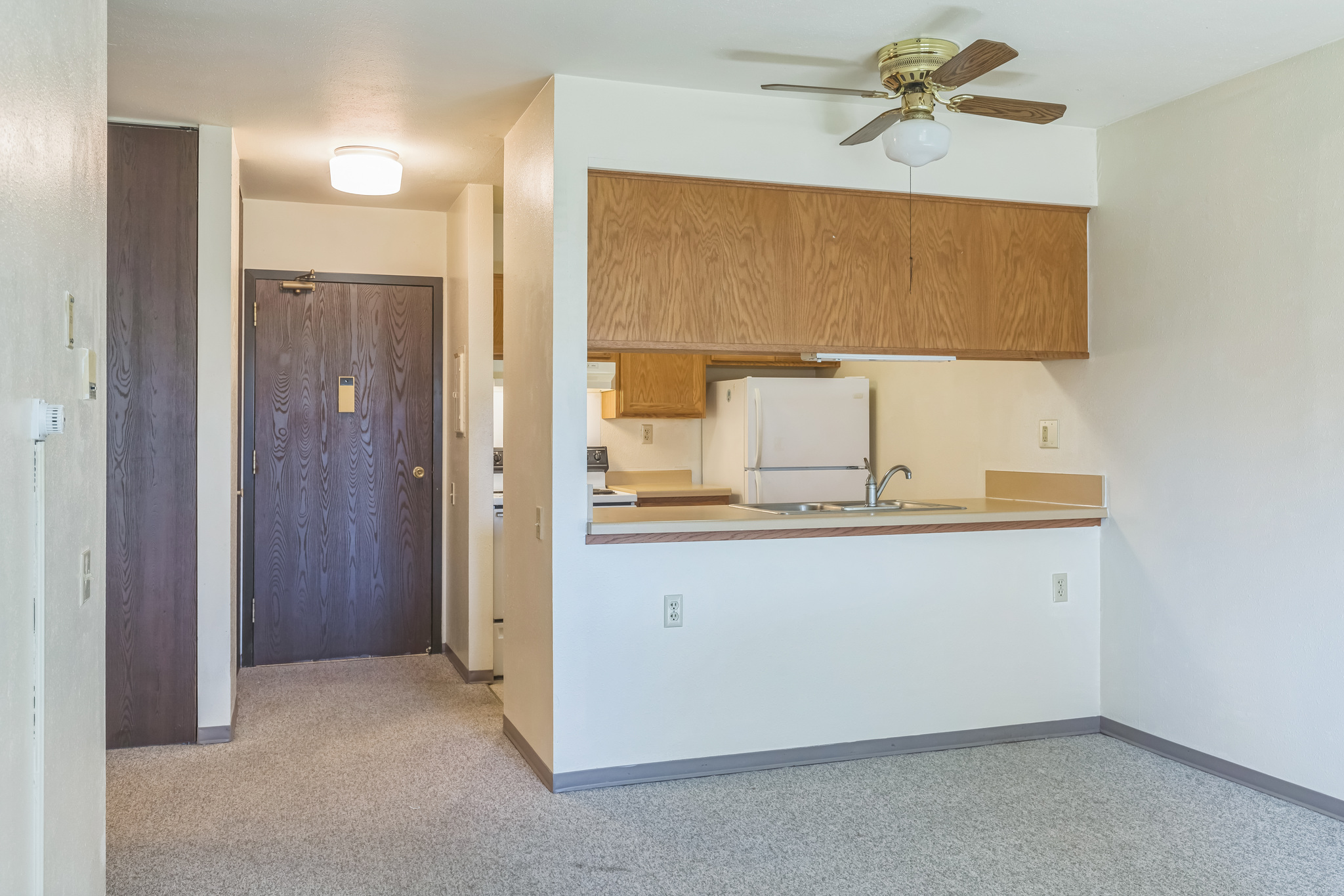 302700_Division_St_Park_Falls_WI_54552_USA-Kitchen-MG_0450.jpg