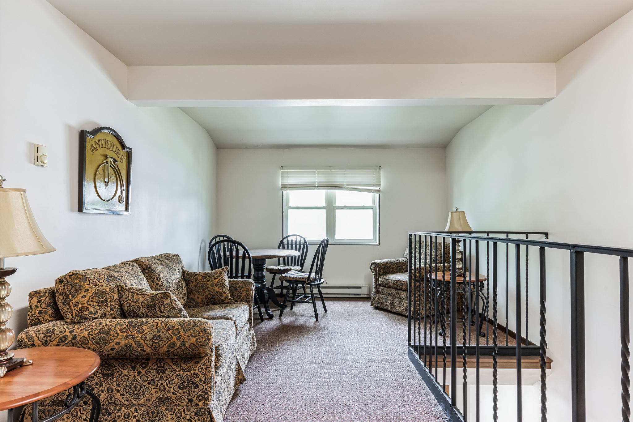 326210_Frogner_St_Iola_WI_54945_USA-Living_room-DSC_8785.jpg