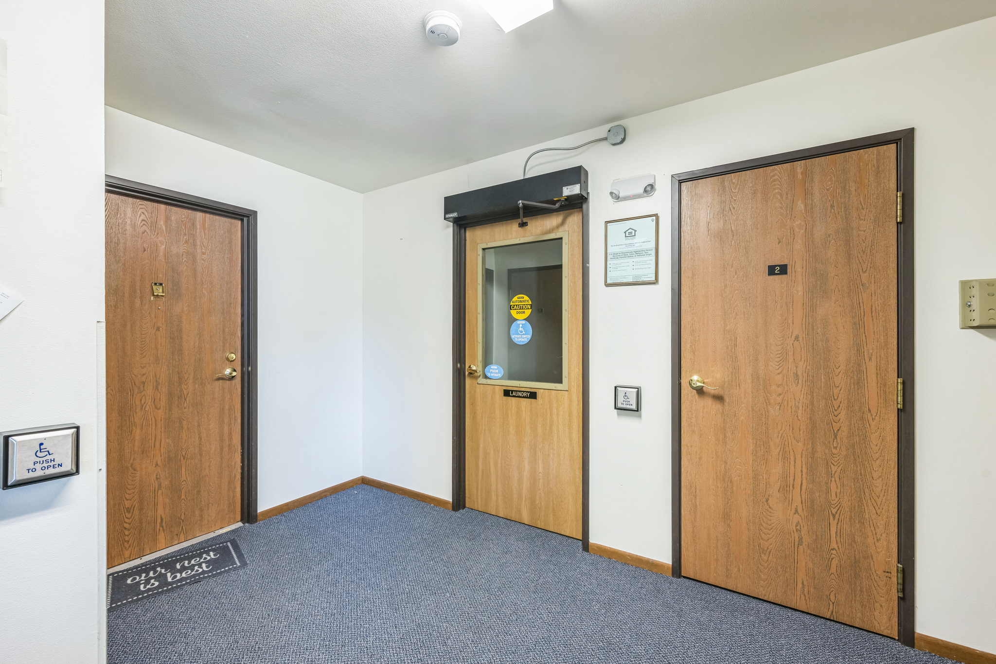 330210_S_5th_St_Winneconne_WI_54986_USA-Foyer-IMG_4021.jpg