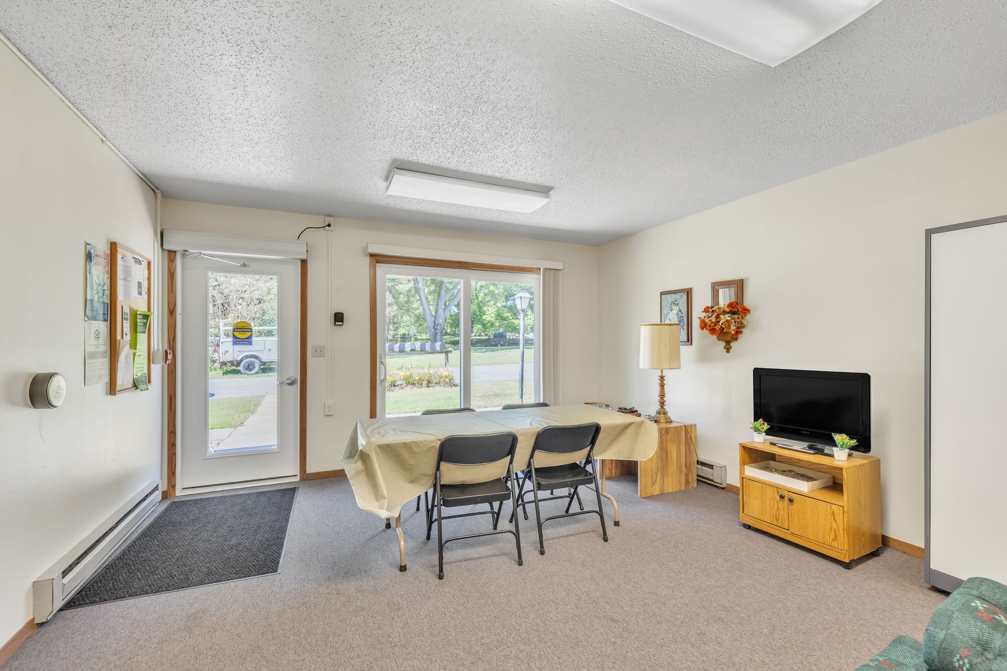 363200_W_2nd_St_Star_Prairie_WI_54026_USA-Living_room-IMG_6648.jpg