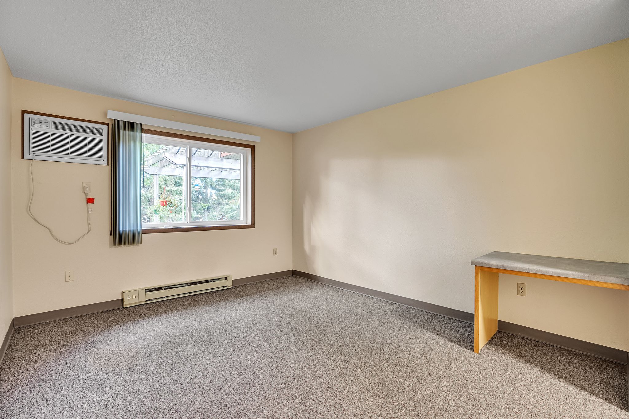 366814_Elm_Dr_Spooner_WI_54801_USA-Bedroom-F2S04571.jpg