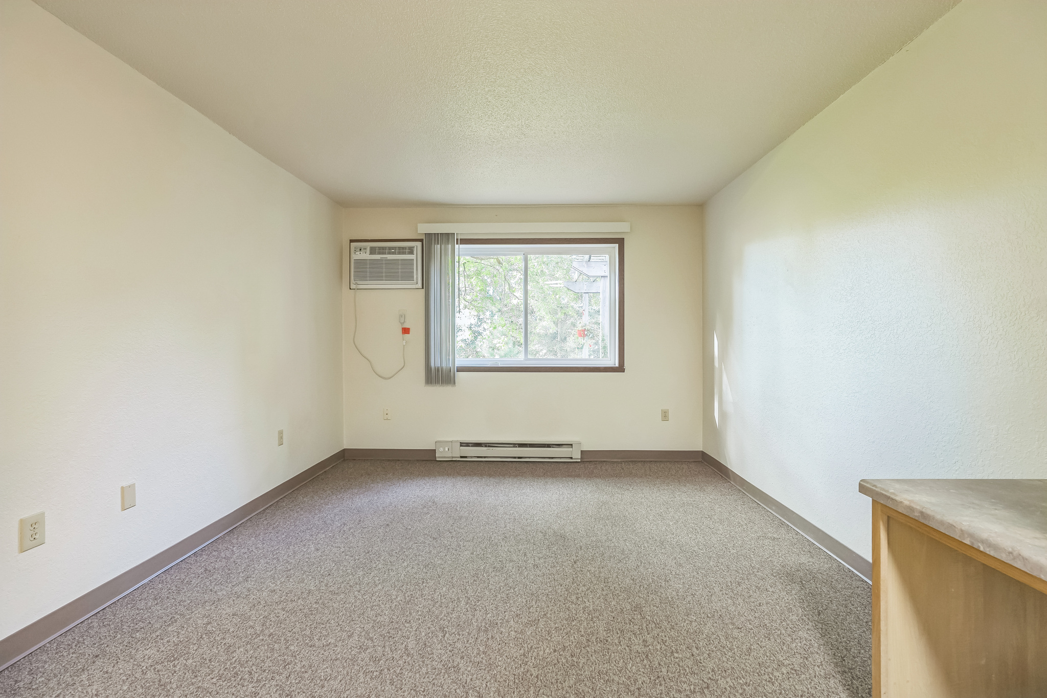 366814_Elm_Dr_Spooner_WI_54801_USA-Bedroom-F2S04577.jpg