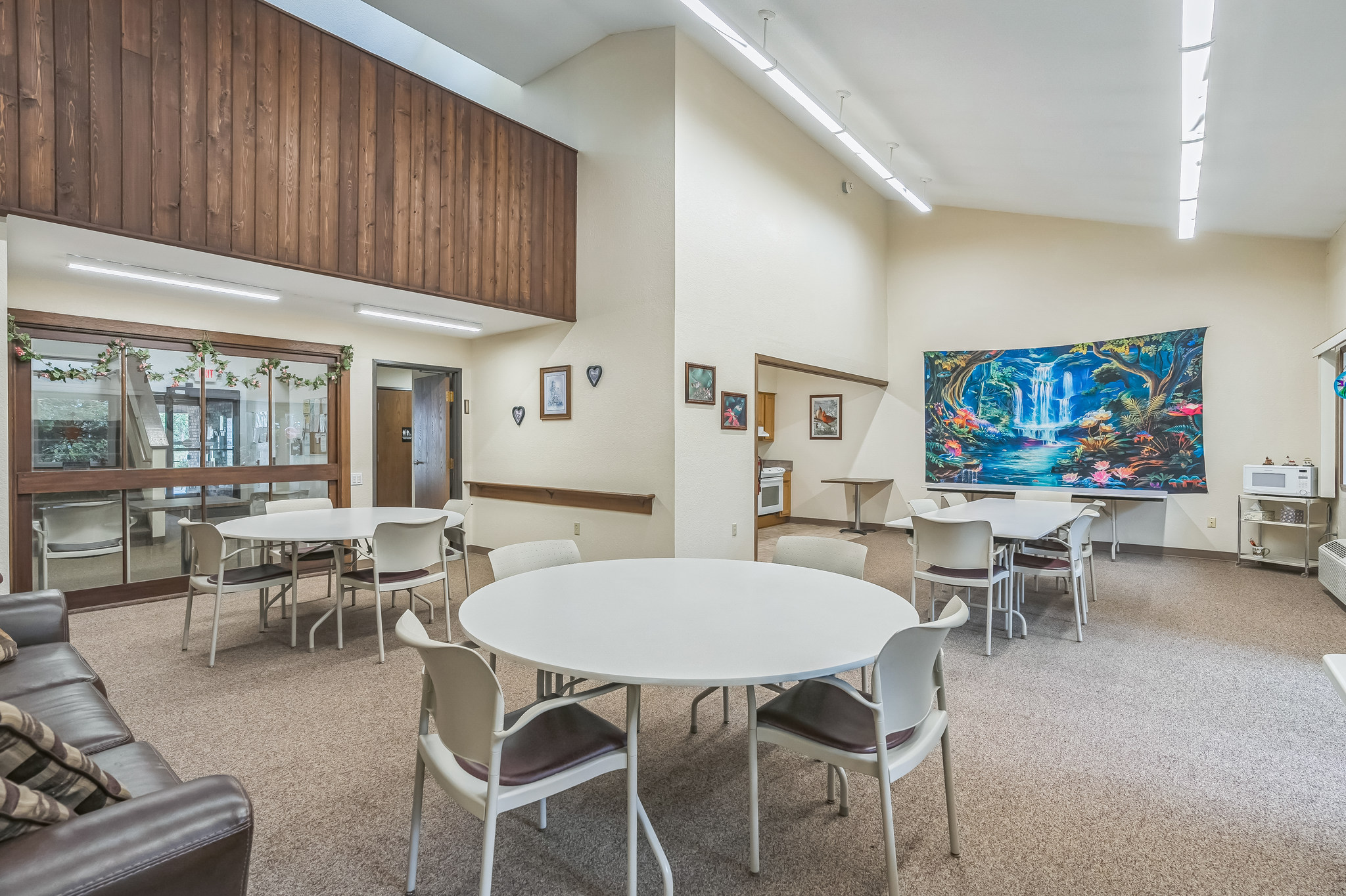 366814_Elm_Dr_Spooner_WI_54801_USA-Dining_room-F2S04600.jpg
