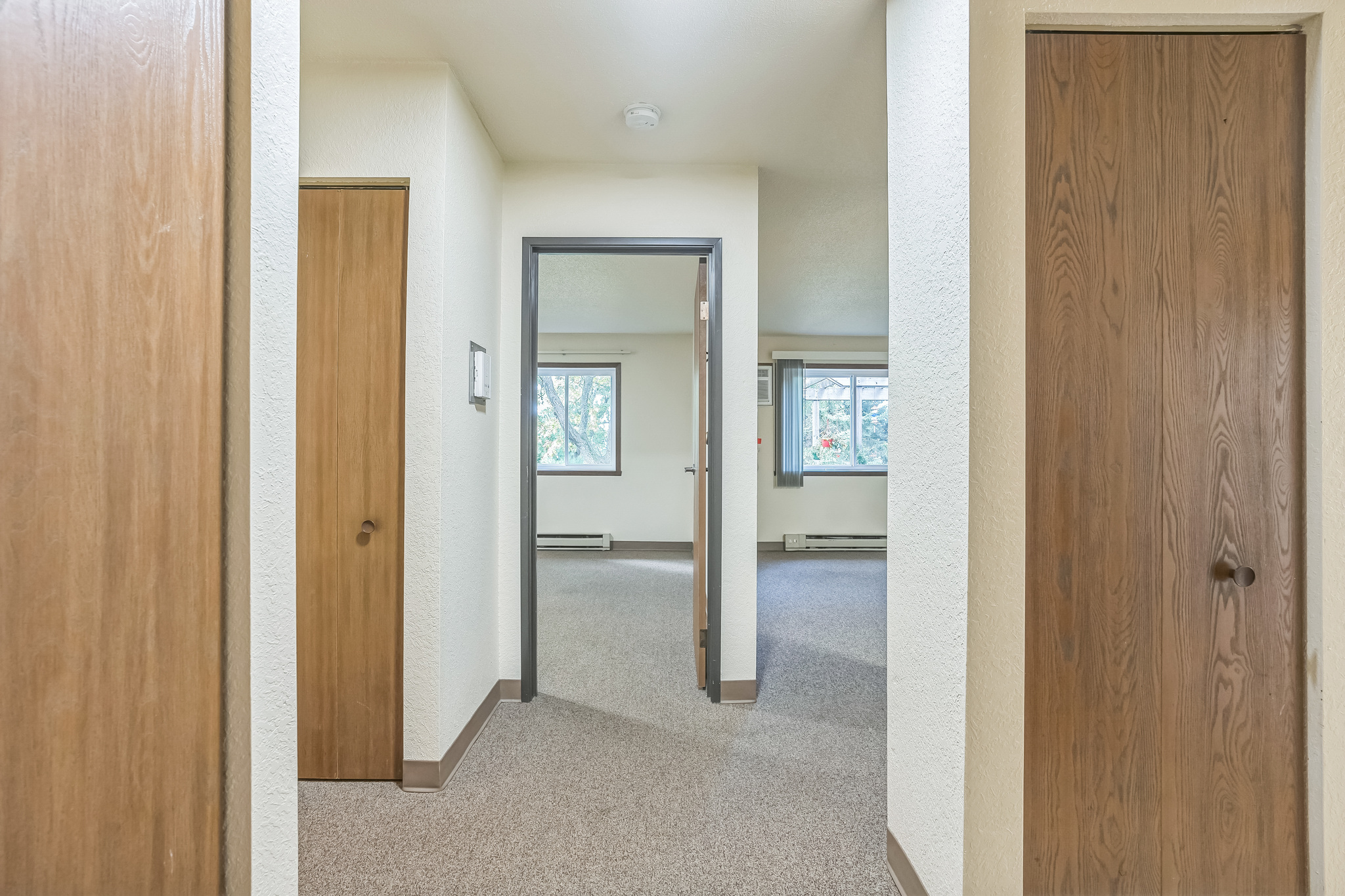 366814_Elm_Dr_Spooner_WI_54801_USA-Foyer-F2S04567.jpg