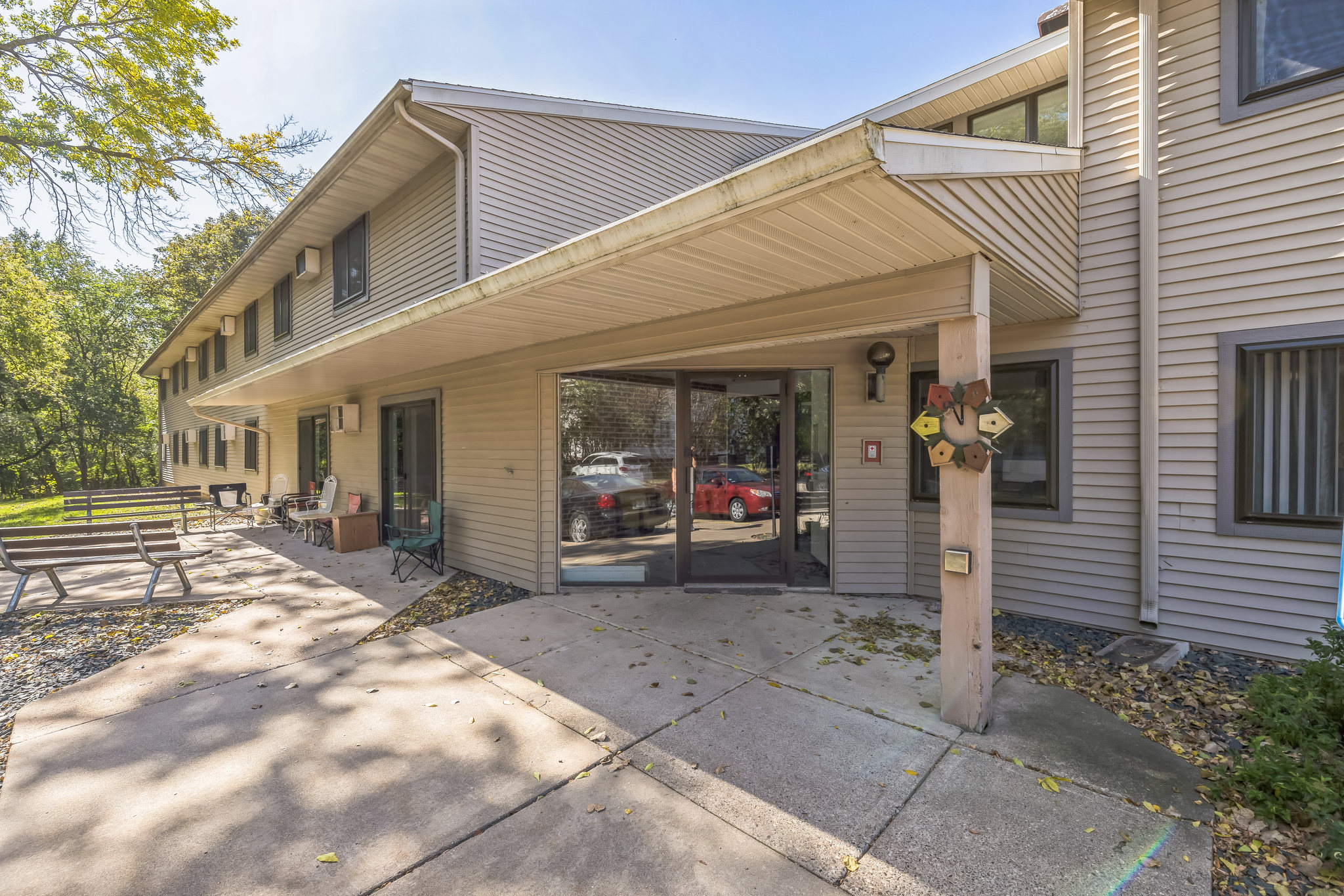 444_W_5th_St_New_Richmond_WI_54017_USA-Exterior-IMG_5058.jpg